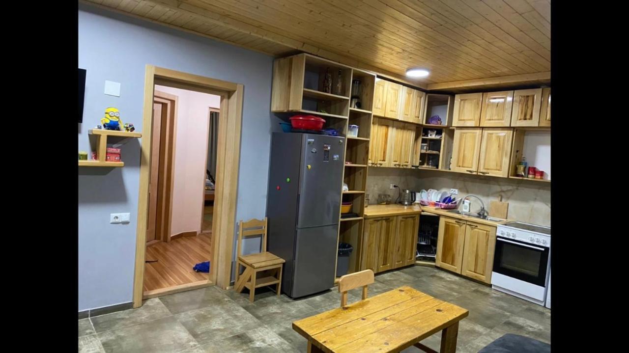 Sana Guest House Mestia Eksteriør billede