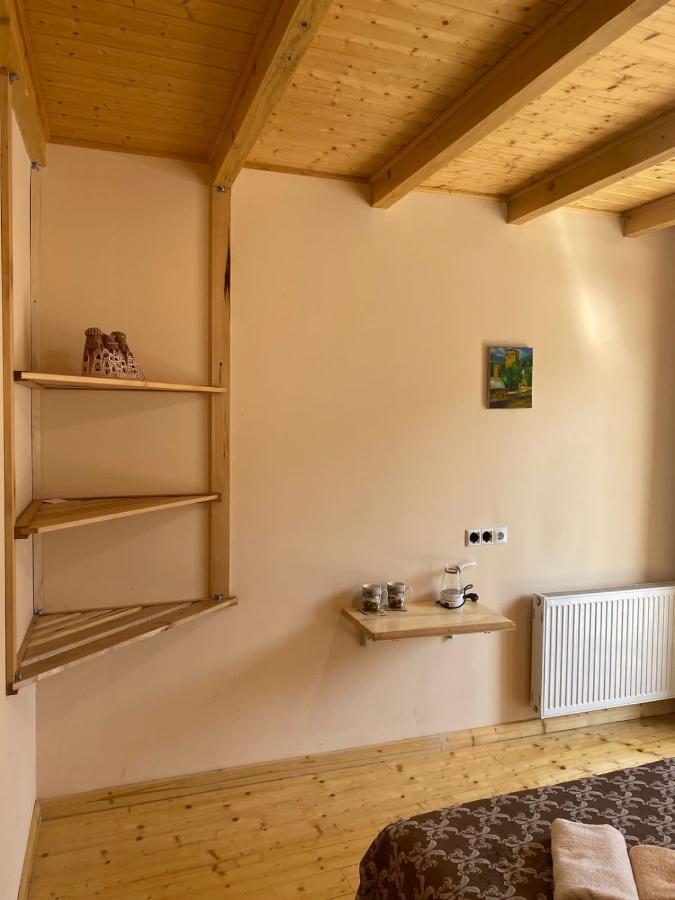 Sana Guest House Mestia Eksteriør billede