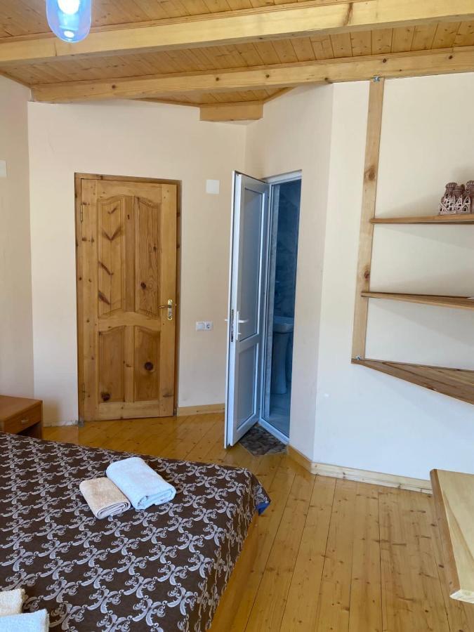 Sana Guest House Mestia Eksteriør billede
