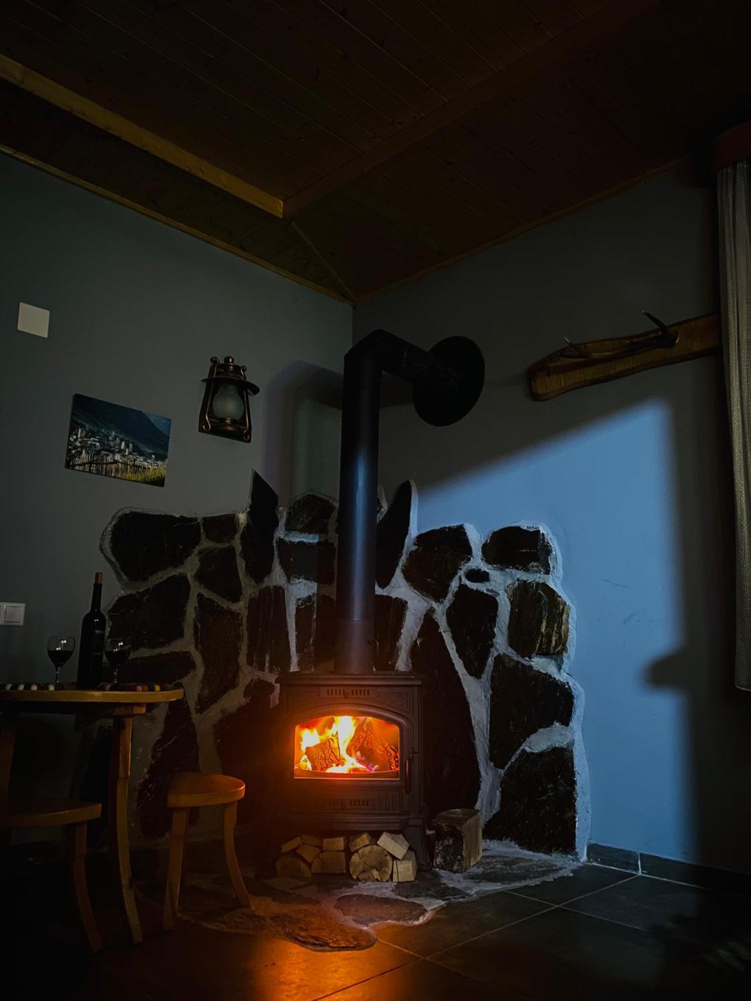 Sana Guest House Mestia Eksteriør billede