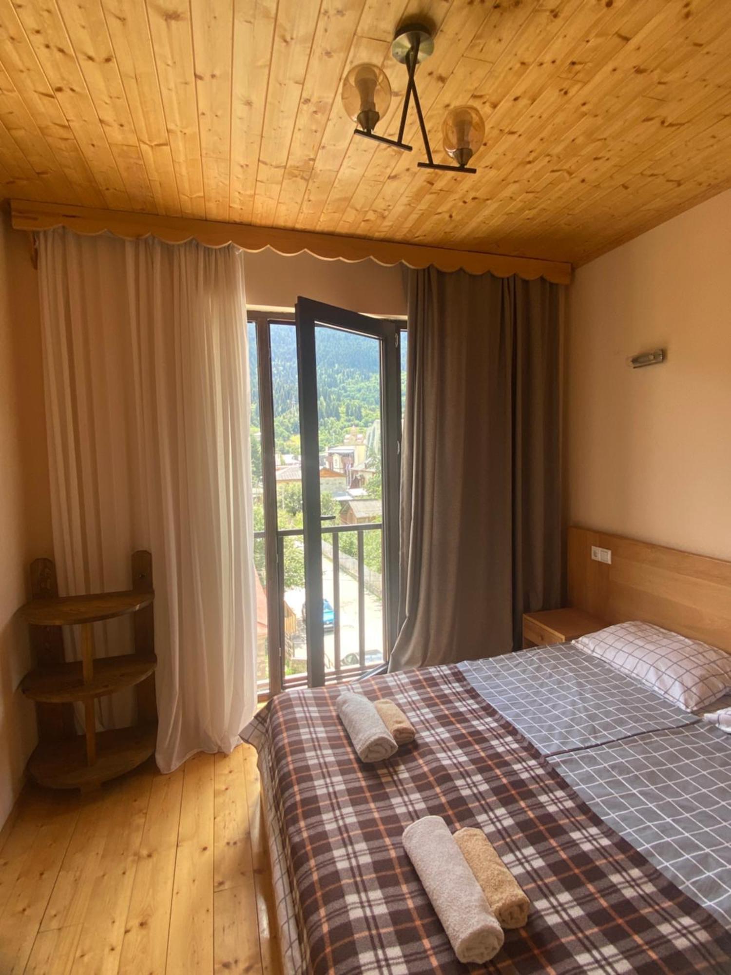 Sana Guest House Mestia Eksteriør billede