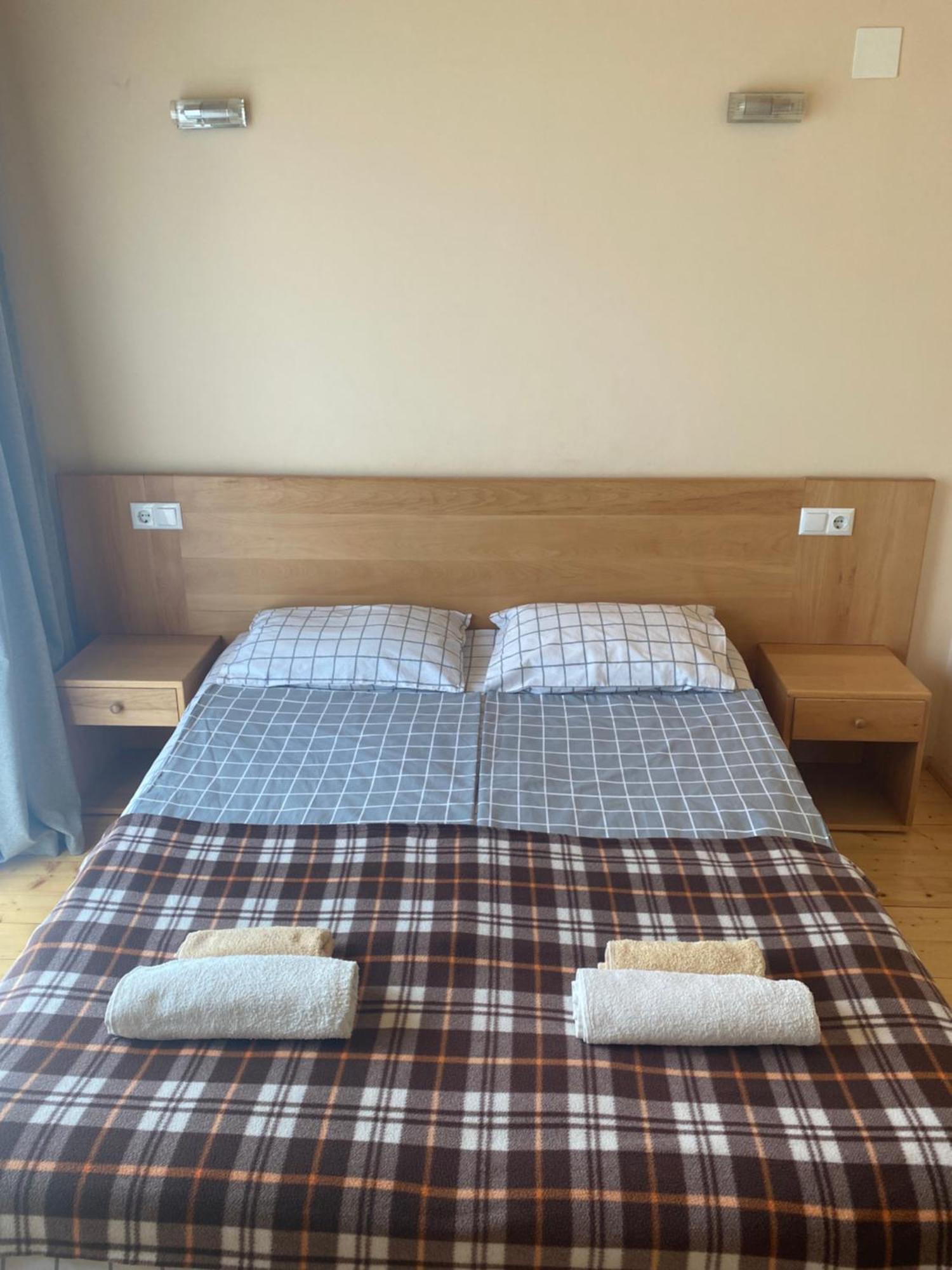 Sana Guest House Mestia Eksteriør billede